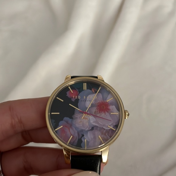 100% Authentic Ted Baker Floral Watch with Box - Picture 2 of 6
